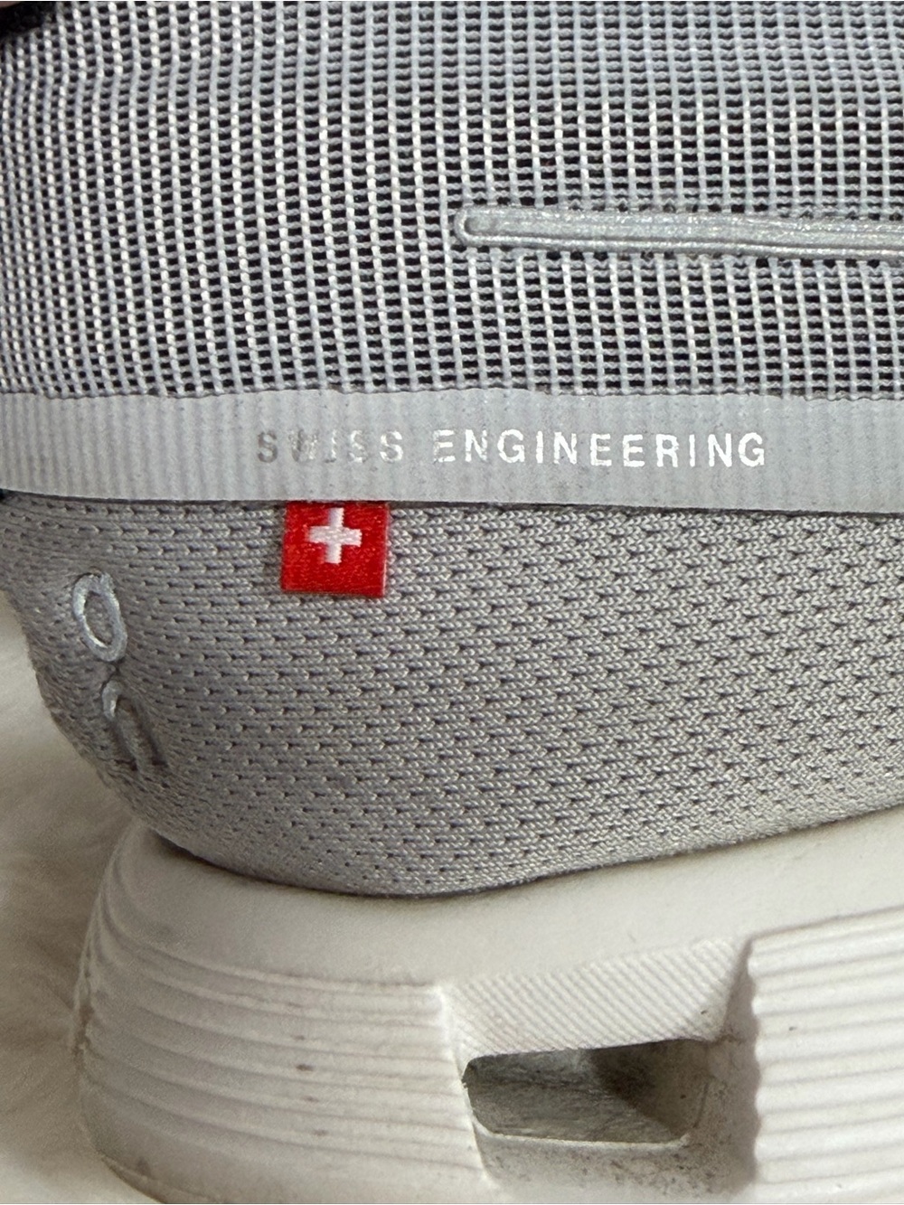 On - Cloud 5 Woman’s Waterproof Sneakers in GLACIER. Excellent Condiiton SZ 10 - Picture 10 of 15